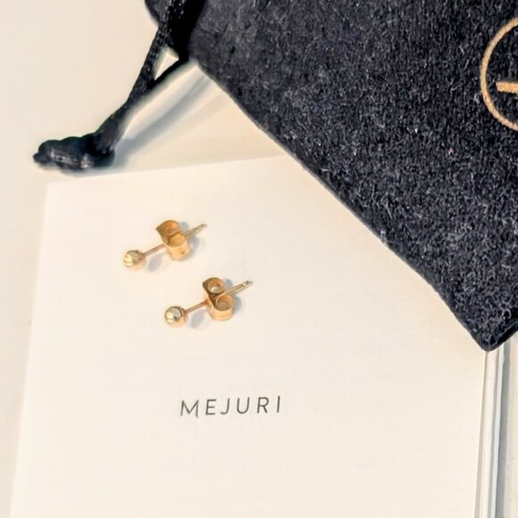 14k Yellow Gold Mejuri Sphere Studs $118 Pouch, Box, Bag, Papers Balls Earrings - Picture 2 of 6